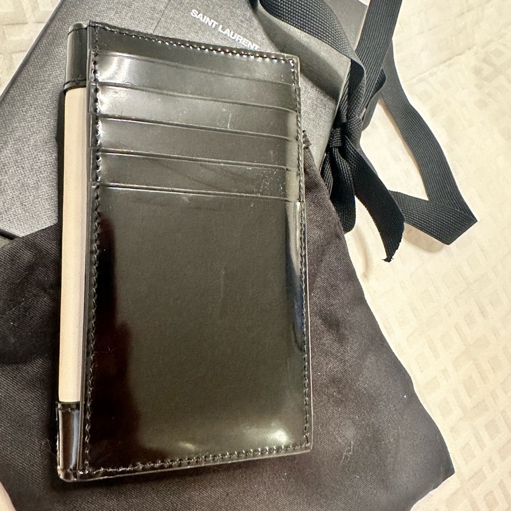 Yves Saint Laurent Black and Cream Key Card Holder On SALE 🛑 - Picture 2 of 12